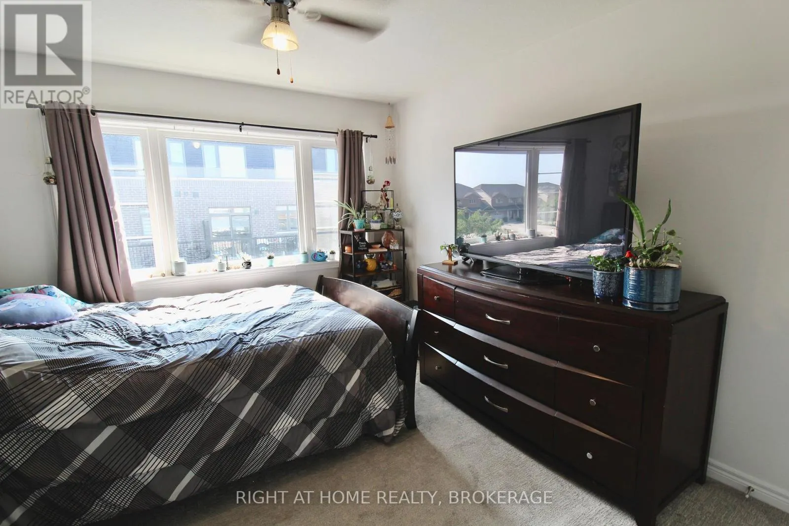 10 - 5080 CONNOR DRIVE, #10