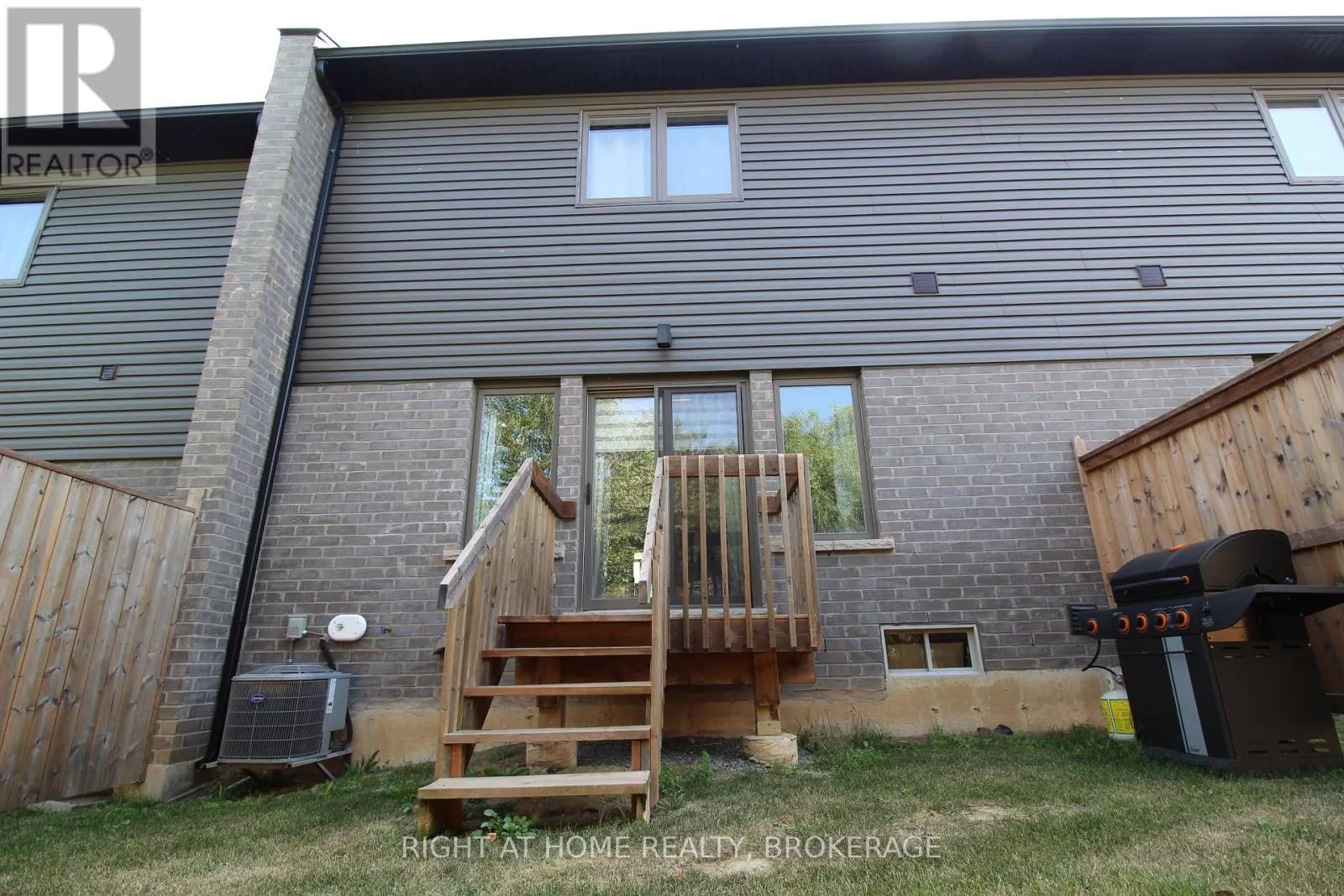 10 - 5080 CONNOR DRIVE, #10