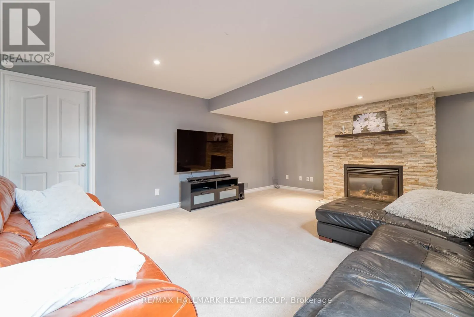 228 EYE BRIGHT CRESCENT