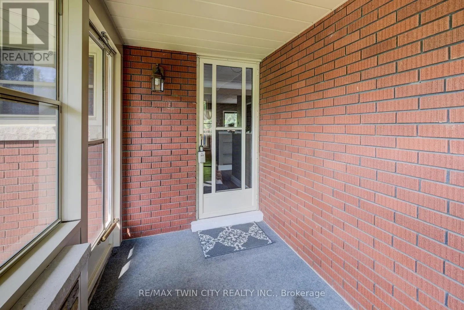 74 LAKESIDE DRIVE