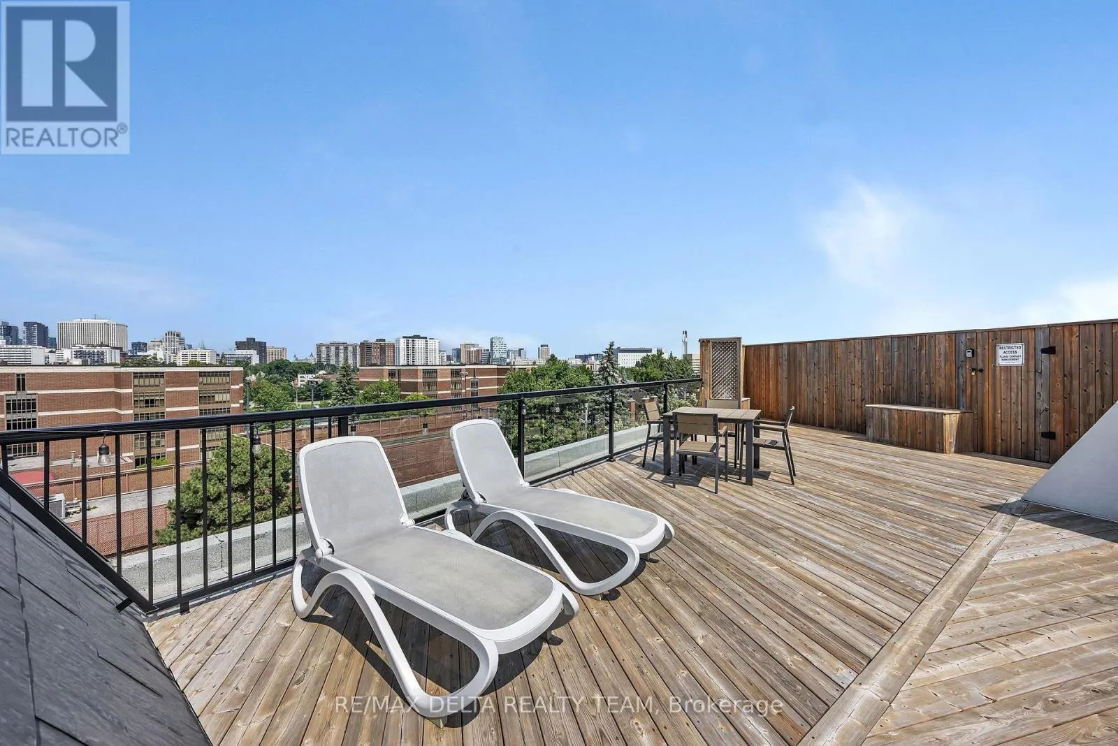 405 - 150 GREENFIELD AVENUE
