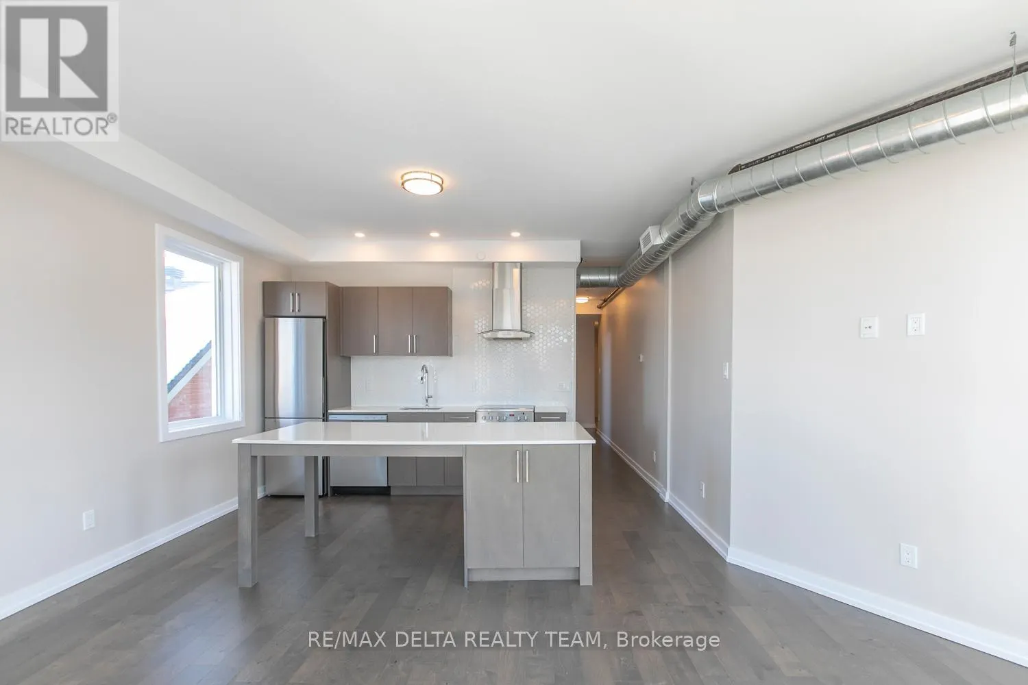 405 - 150 GREENFIELD AVENUE