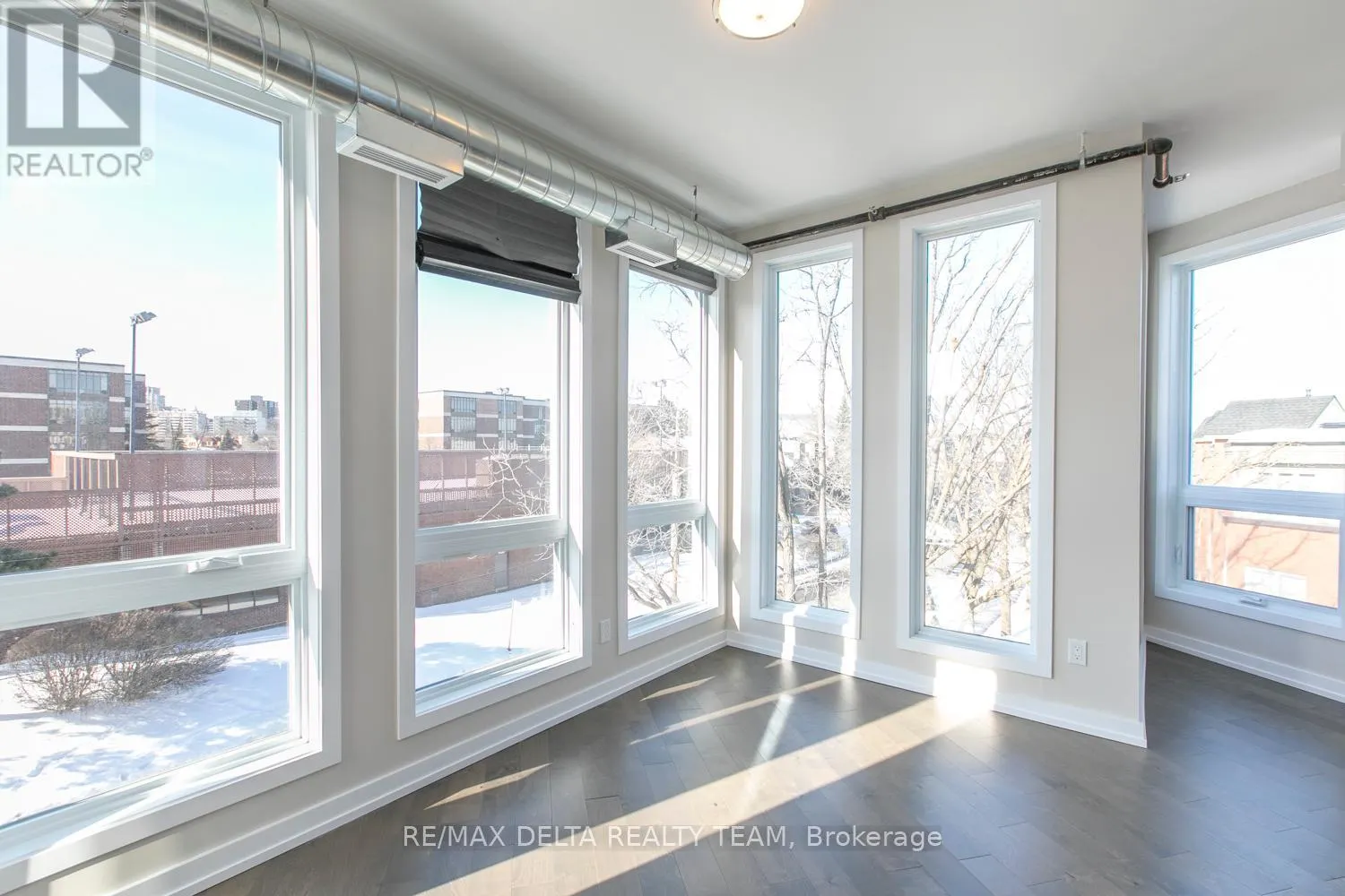 405 - 150 GREENFIELD AVENUE