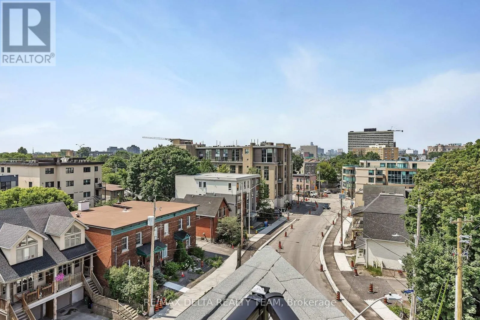 405 - 150 GREENFIELD AVENUE