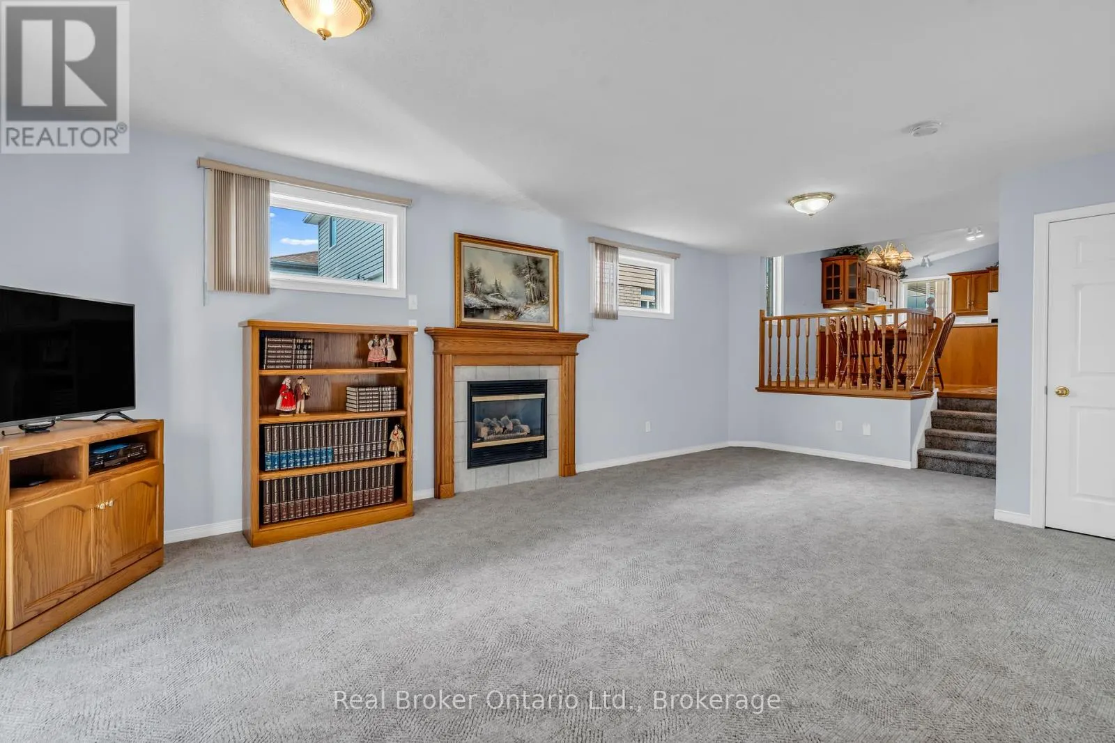 37 BORLAND DRIVE