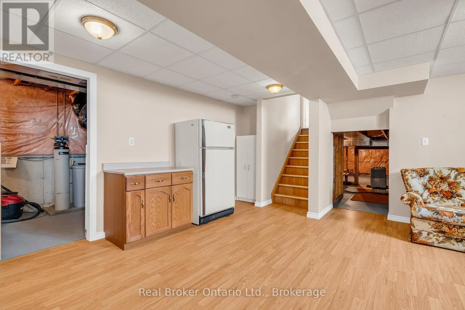 37 BORLAND DRIVE