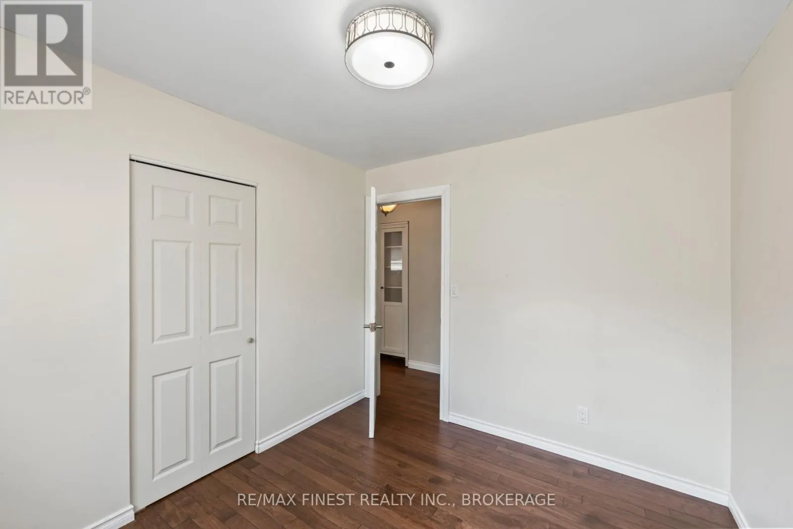 5 MICHAEL GRASS CRESCENT