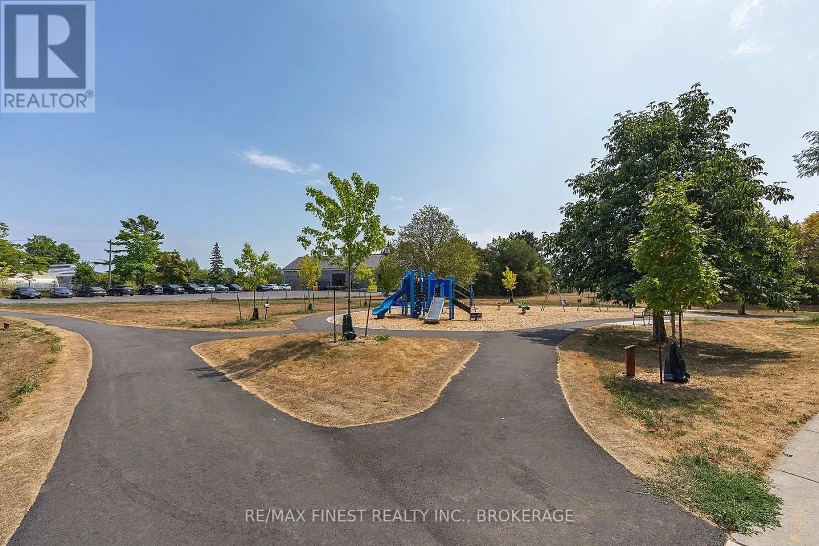 5 MICHAEL GRASS CRESCENT