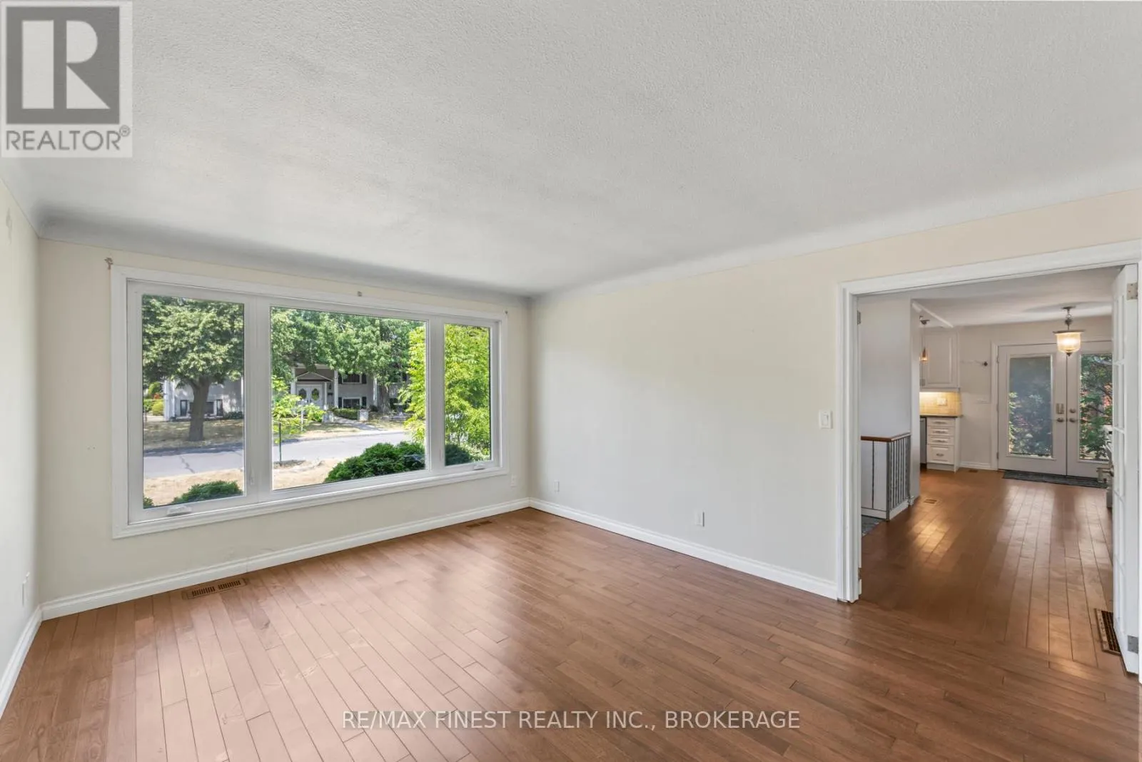 5 MICHAEL GRASS CRESCENT