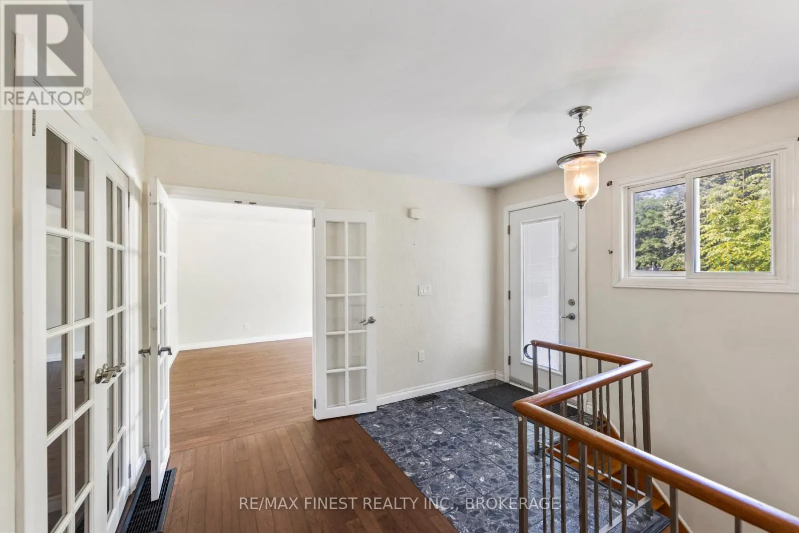 5 MICHAEL GRASS CRESCENT