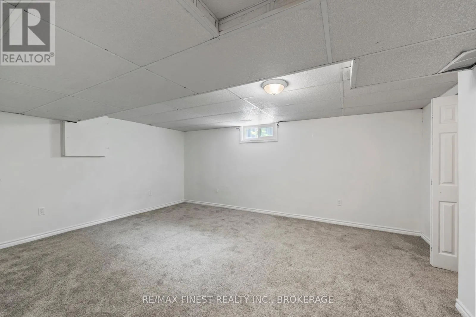 5 MICHAEL GRASS CRESCENT