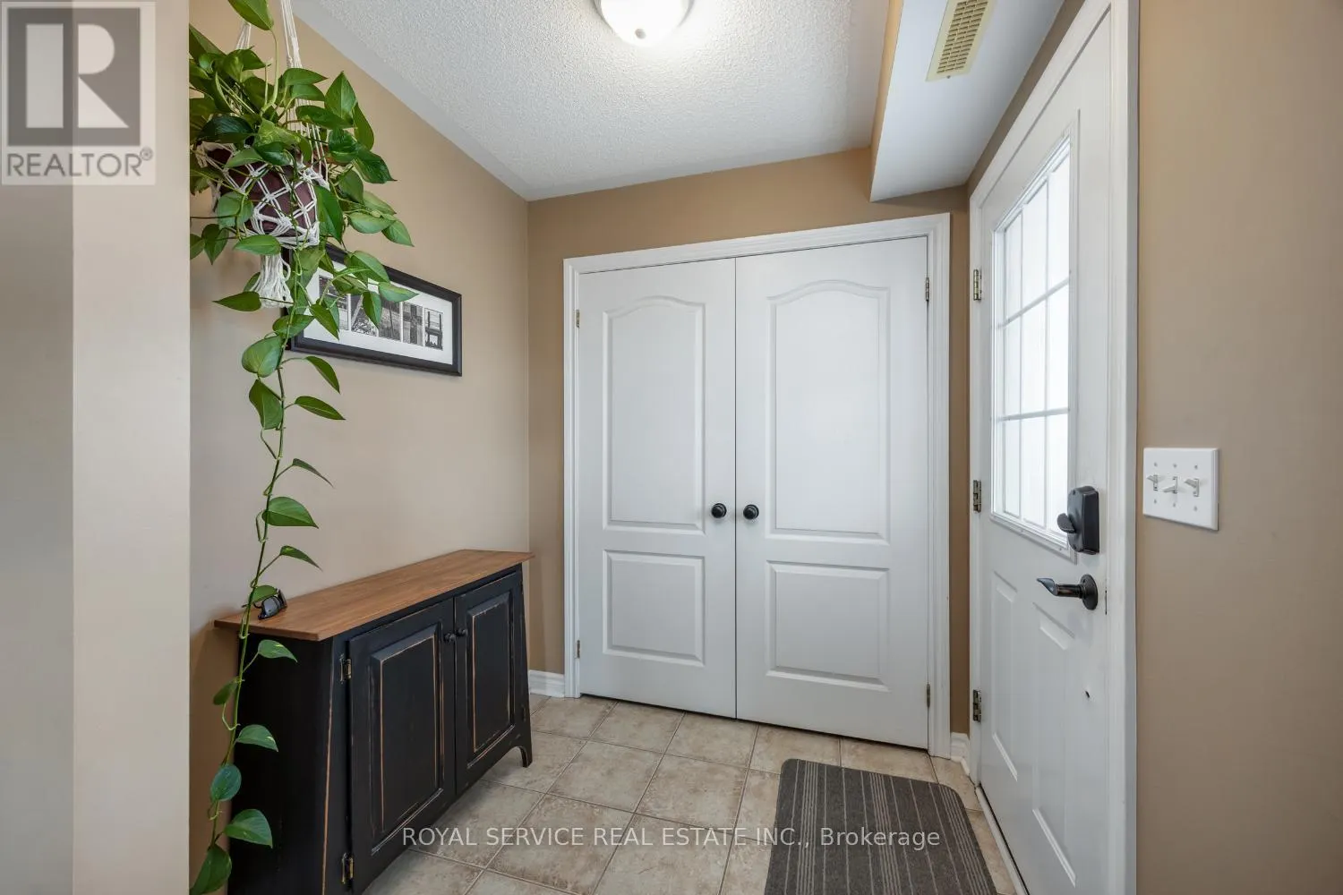 301 - 235 RUTTAN TERRACE, #301