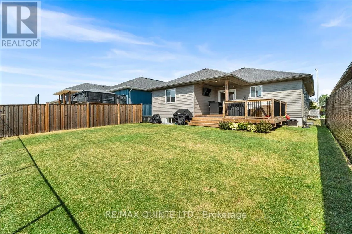 40 DEACON PLACE