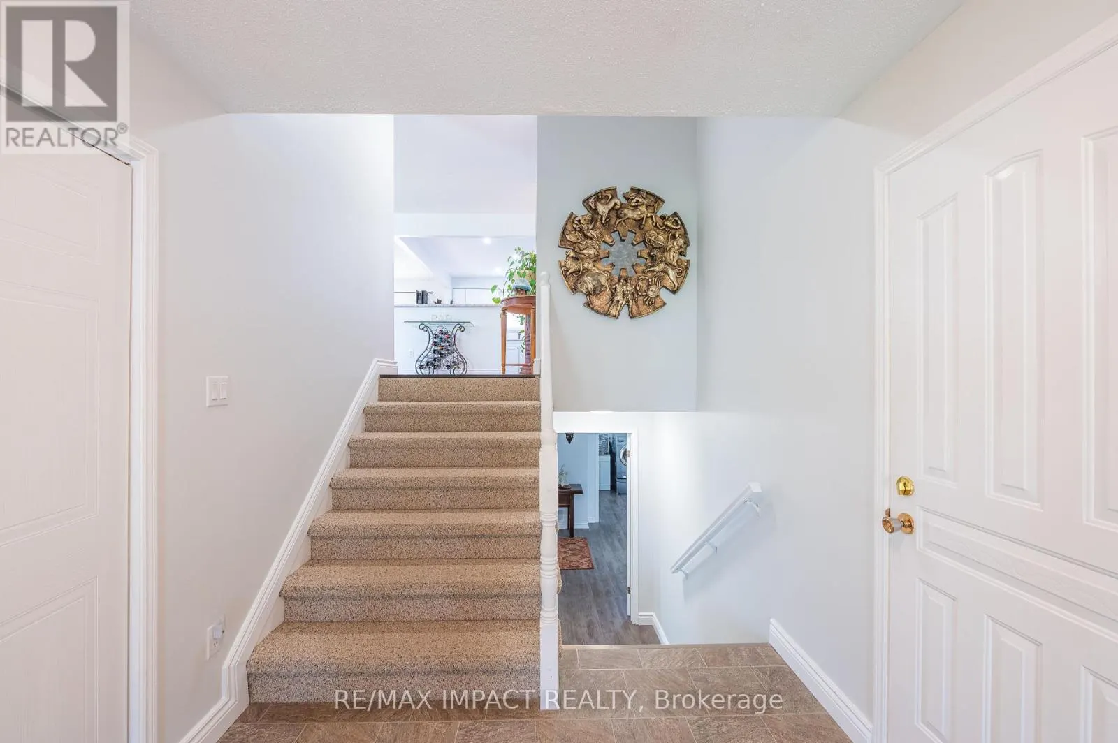 10 CEDARTREE LANE