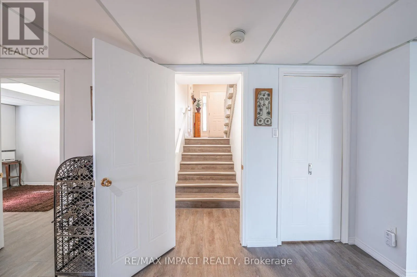 10 CEDARTREE LANE