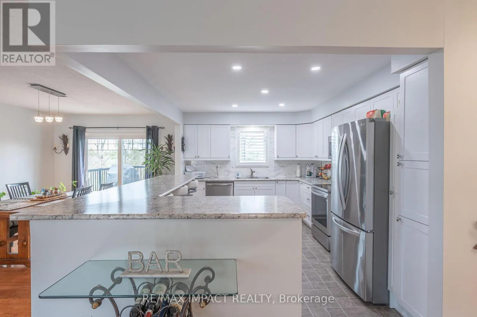 10 CEDARTREE LANE