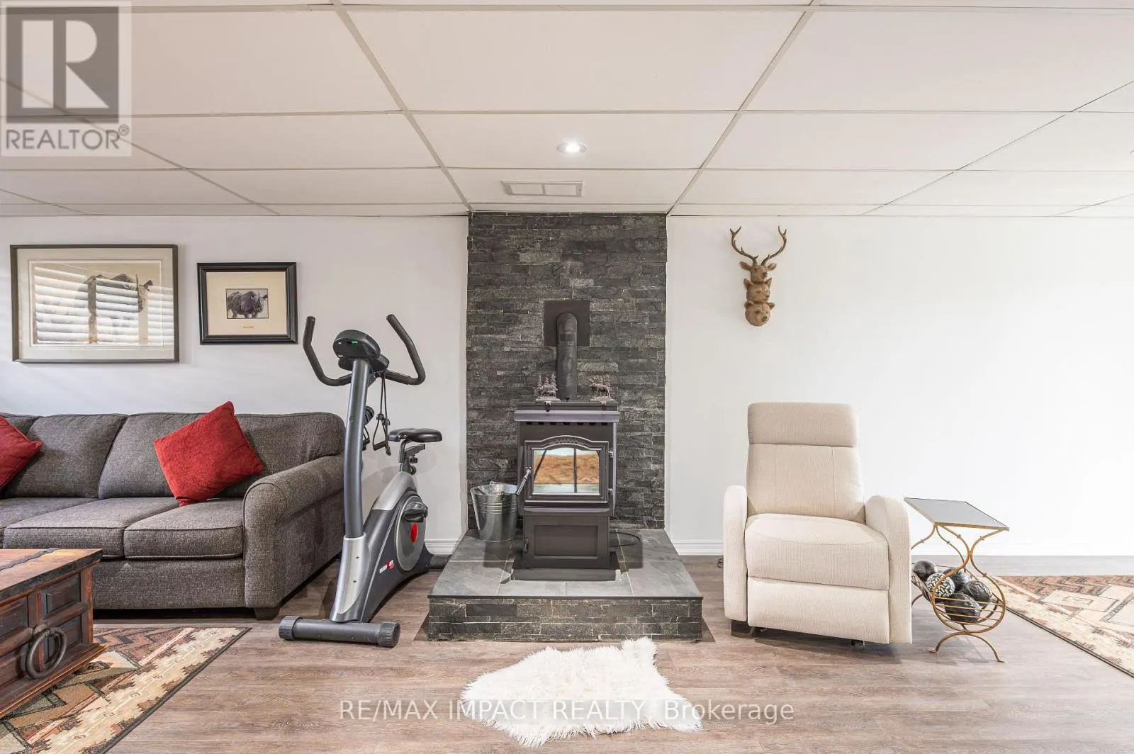 10 CEDARTREE LANE