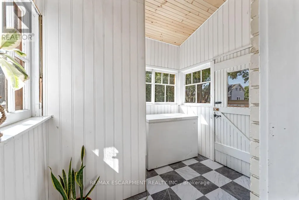 47 EAGLE AVENUE