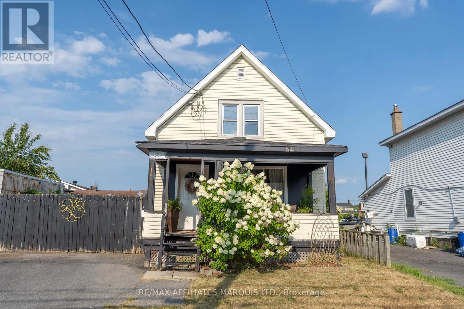 633 AUGUSTUS STREET