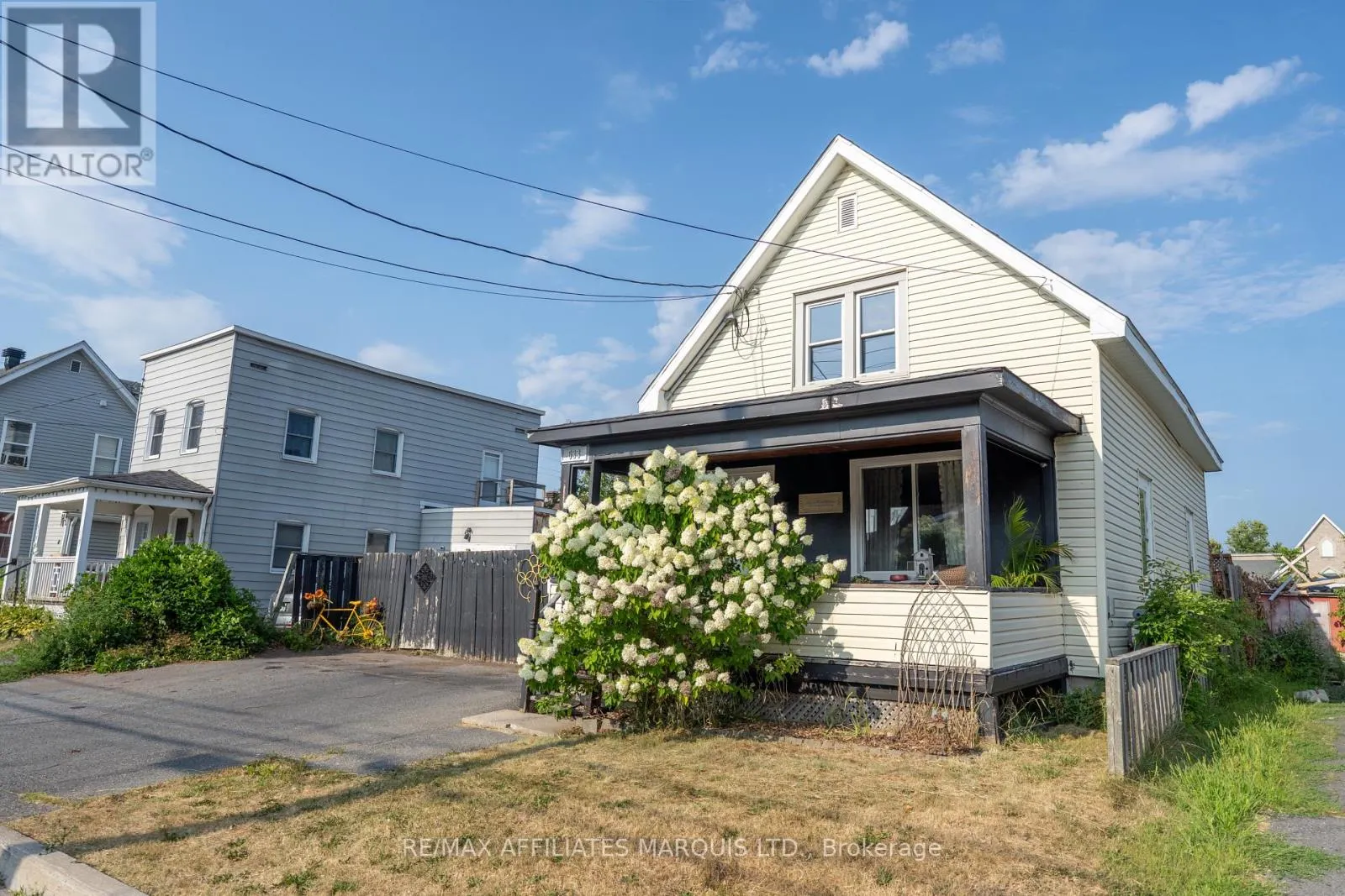 633 AUGUSTUS STREET