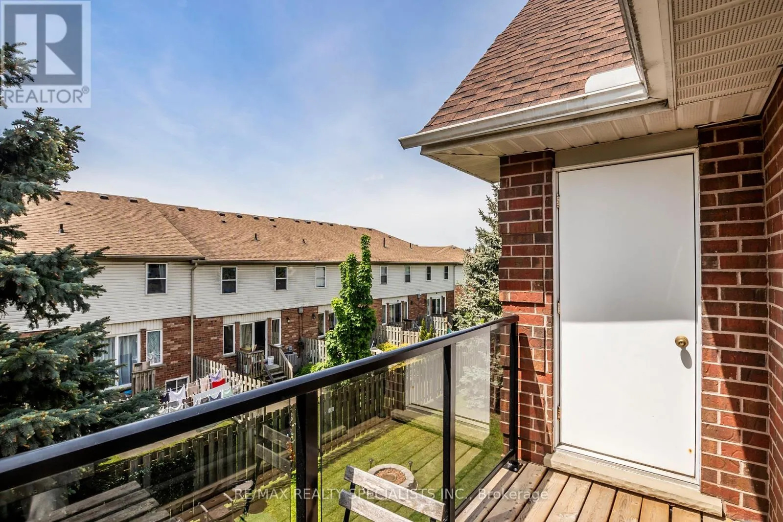 410 - 565 GREENFIELD AVENUE
