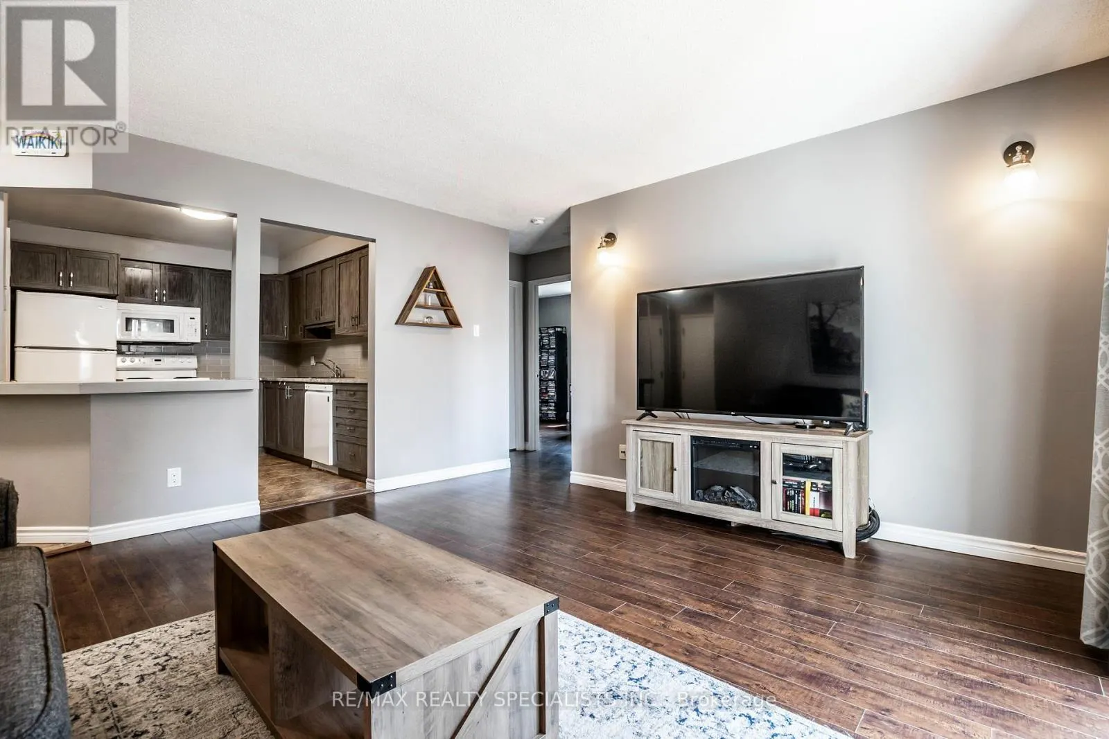 410 - 565 GREENFIELD AVENUE