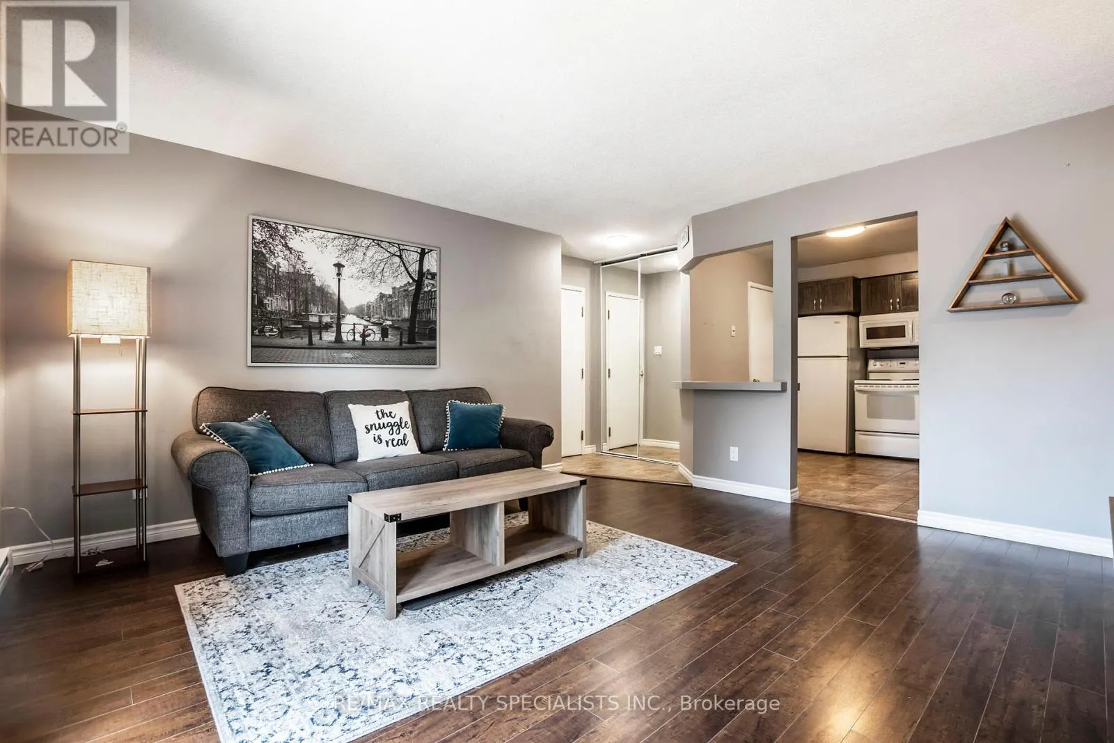 410 - 565 GREENFIELD AVENUE