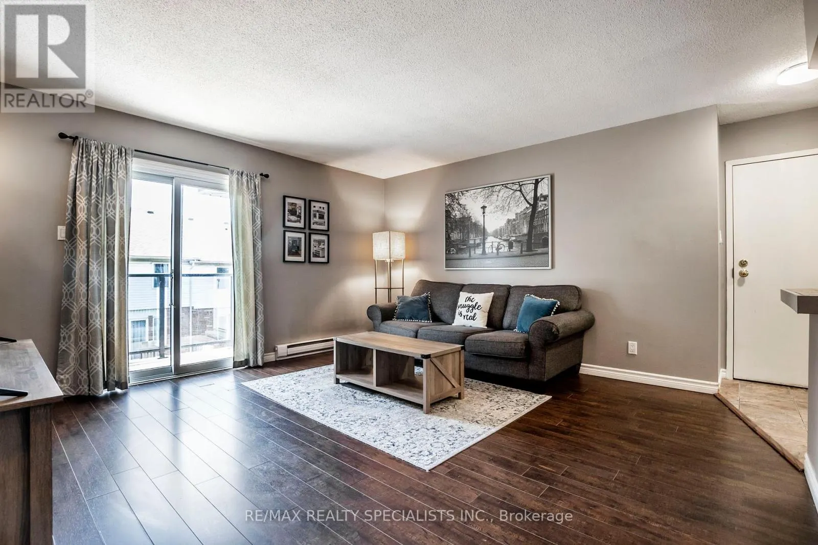 410 - 565 GREENFIELD AVENUE