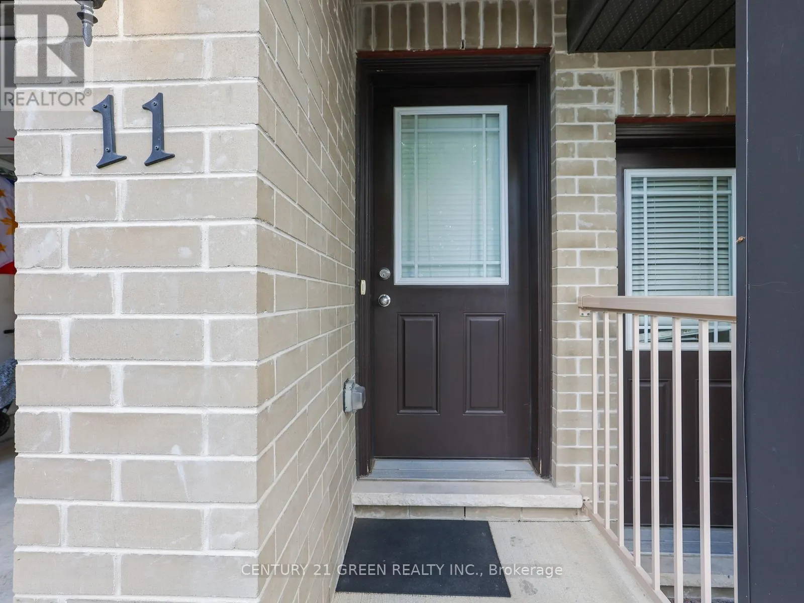 11 - 12 POPLAR DRIVE