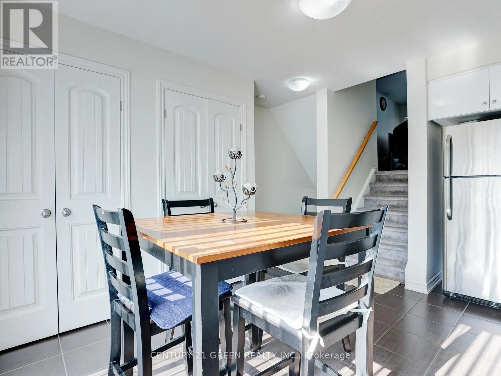 11 - 12 POPLAR DRIVE