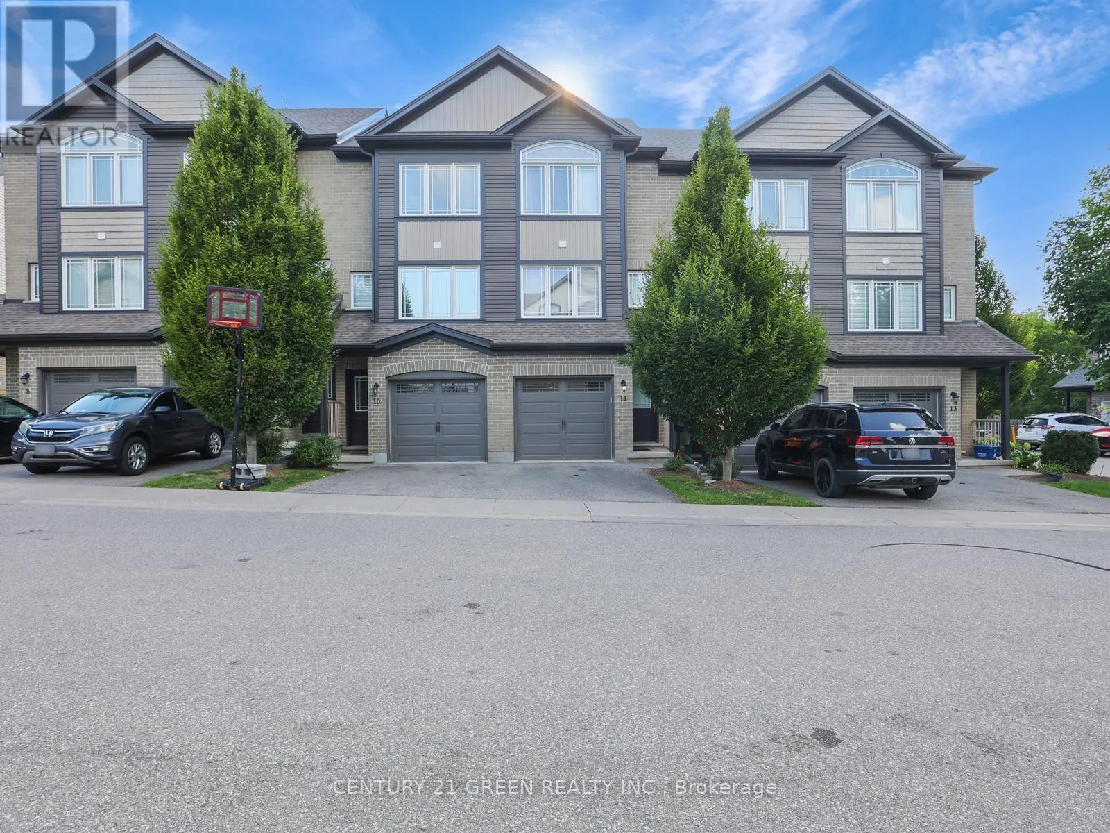 11 - 12 POPLAR DRIVE