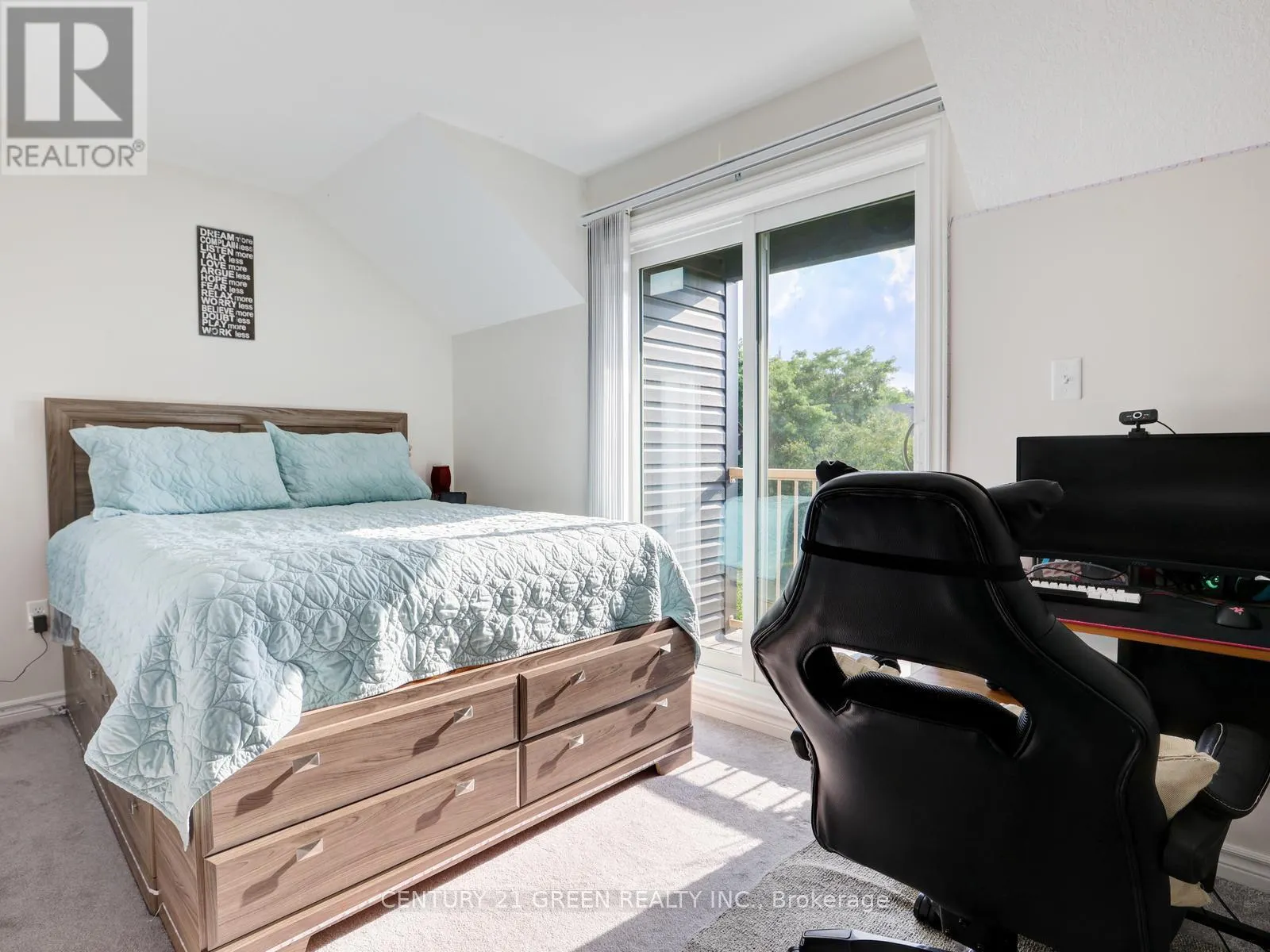 11 - 12 POPLAR DRIVE