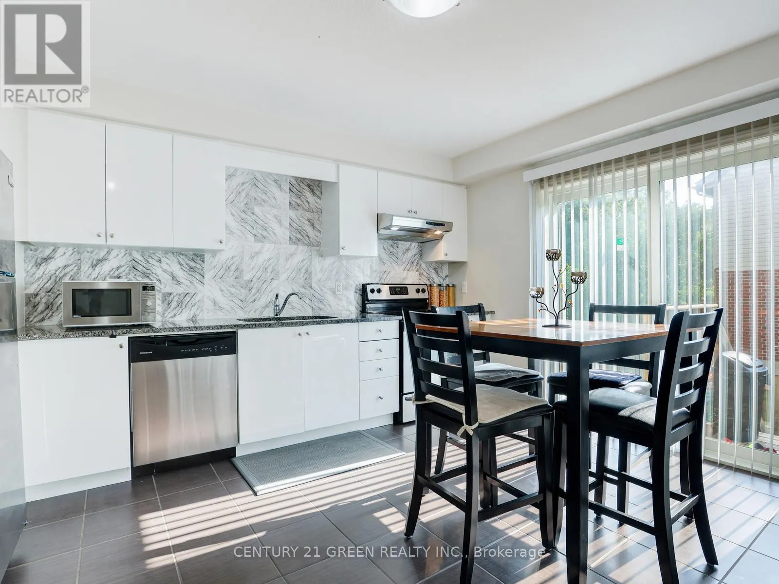 11 - 12 POPLAR DRIVE
