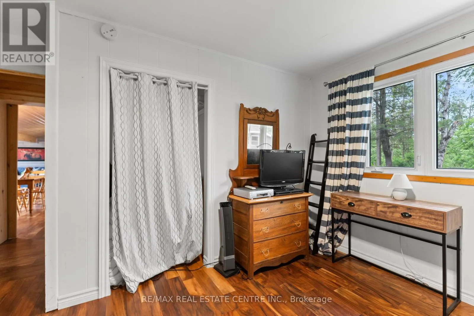 3012 GREENWOOD LANE