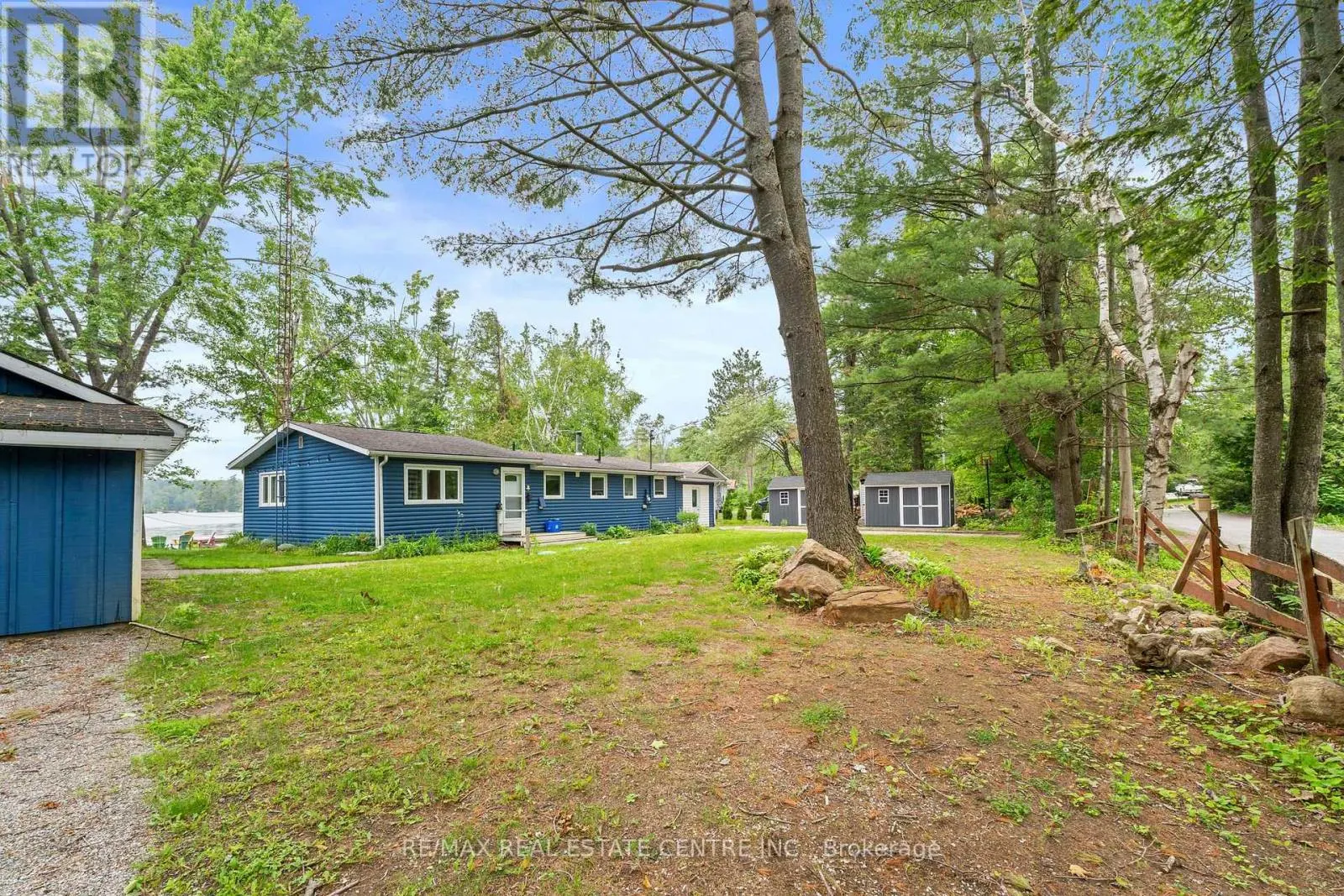 3012 GREENWOOD LANE