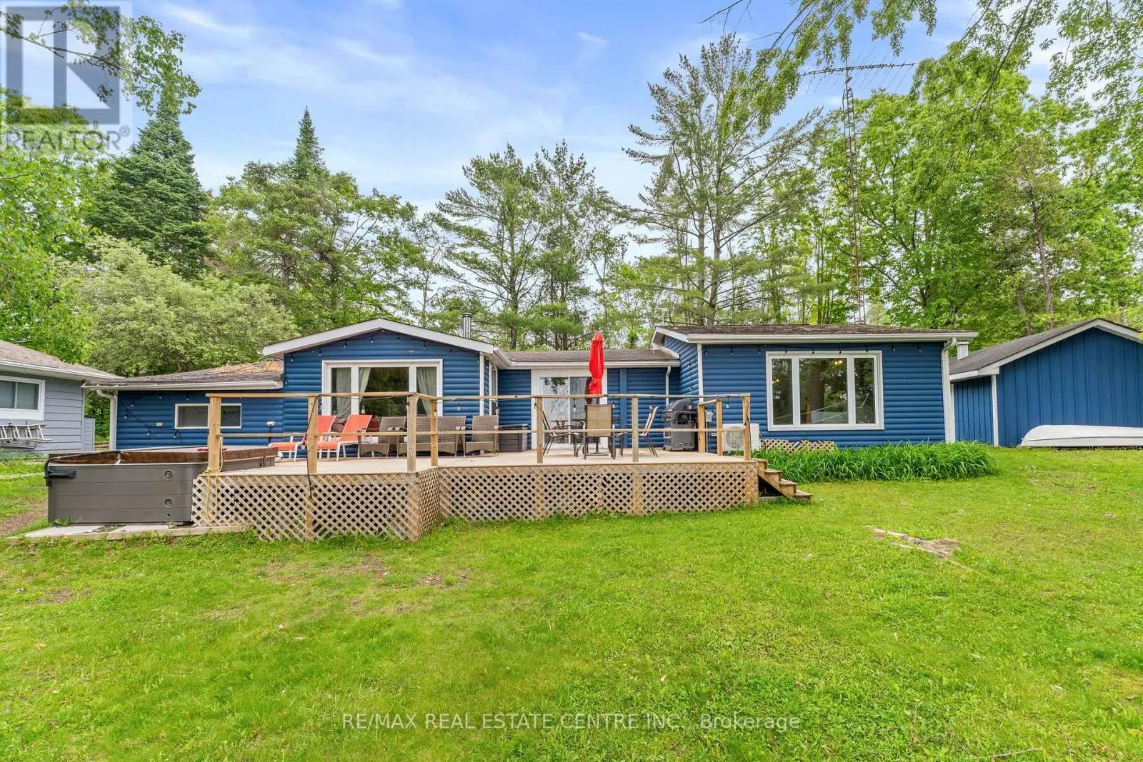 3012 GREENWOOD LANE
