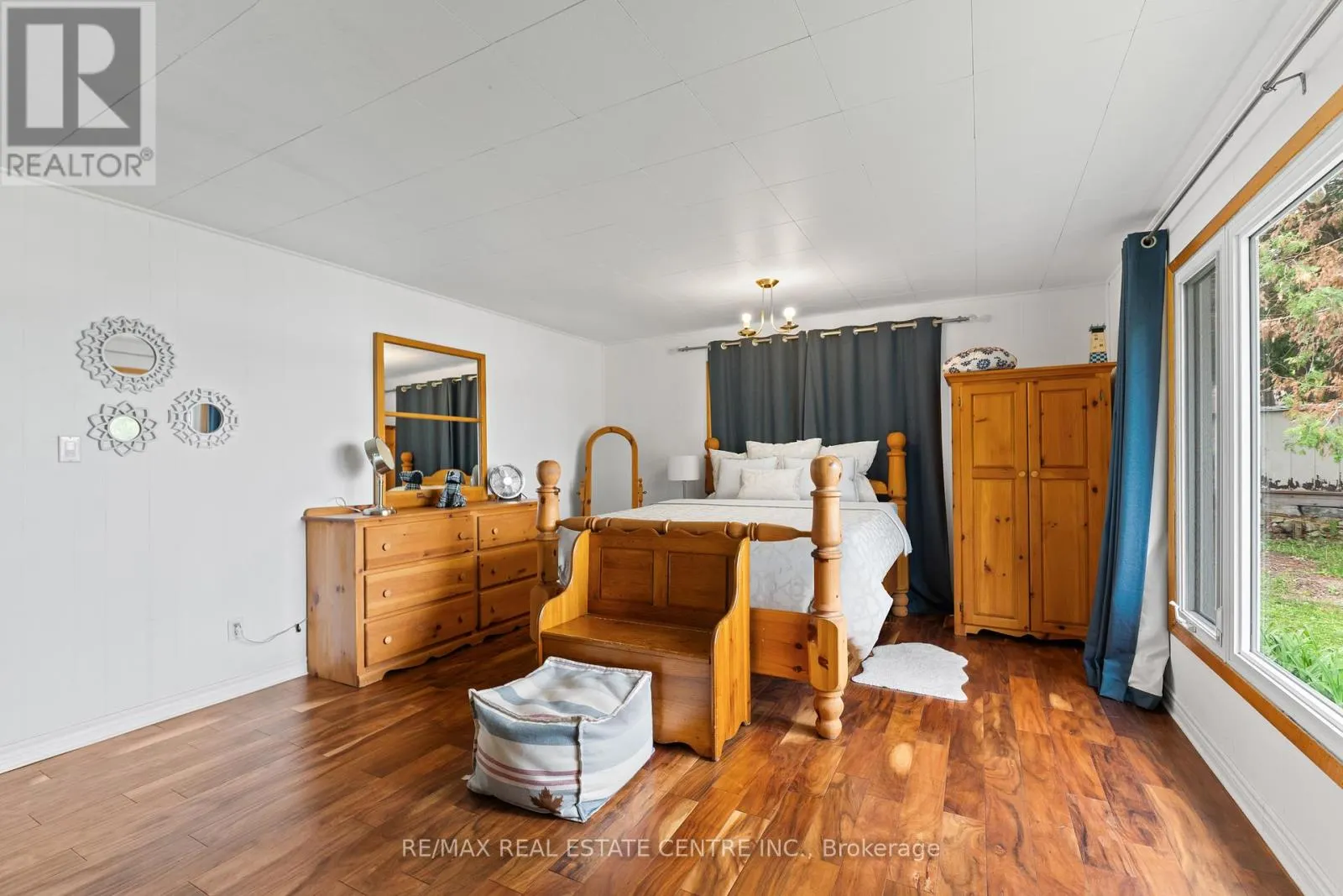 3012 GREENWOOD LANE