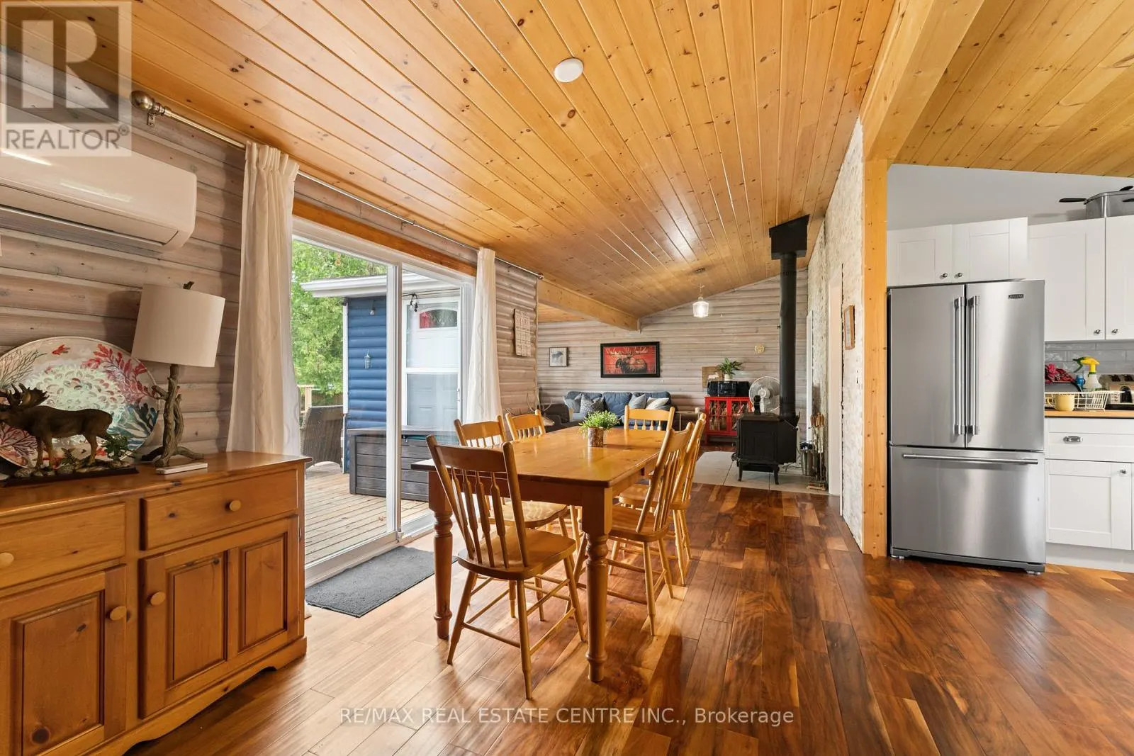 3012 GREENWOOD LANE