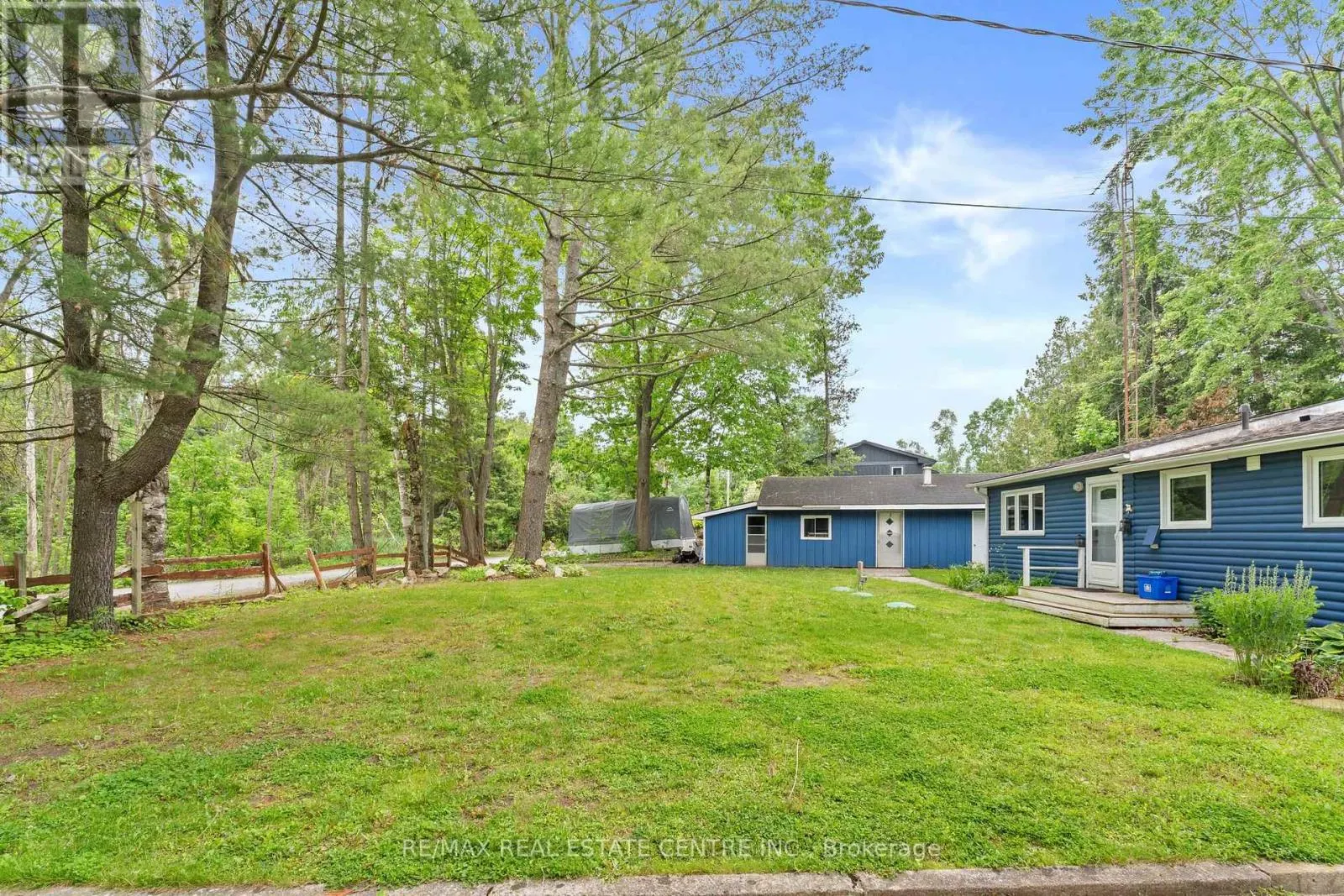 3012 GREENWOOD LANE