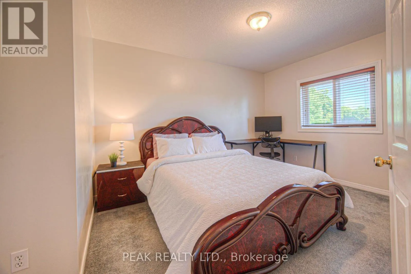 48 LENA CRESCENT