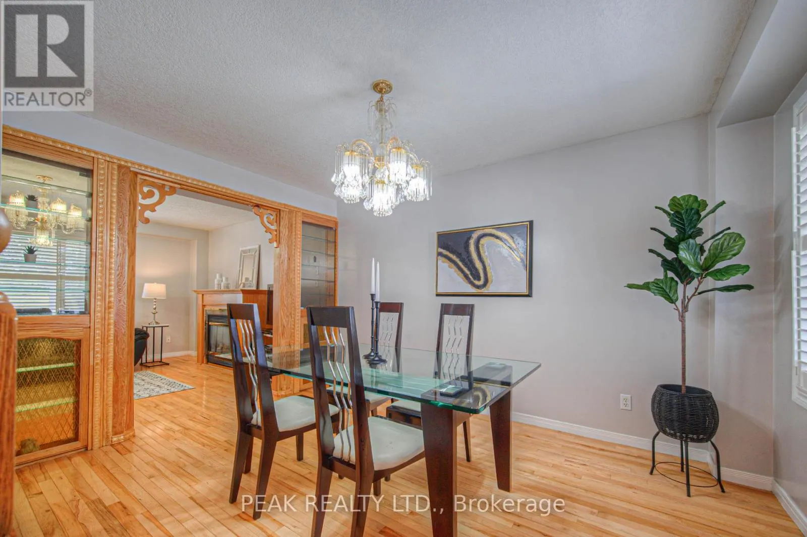 48 LENA CRESCENT