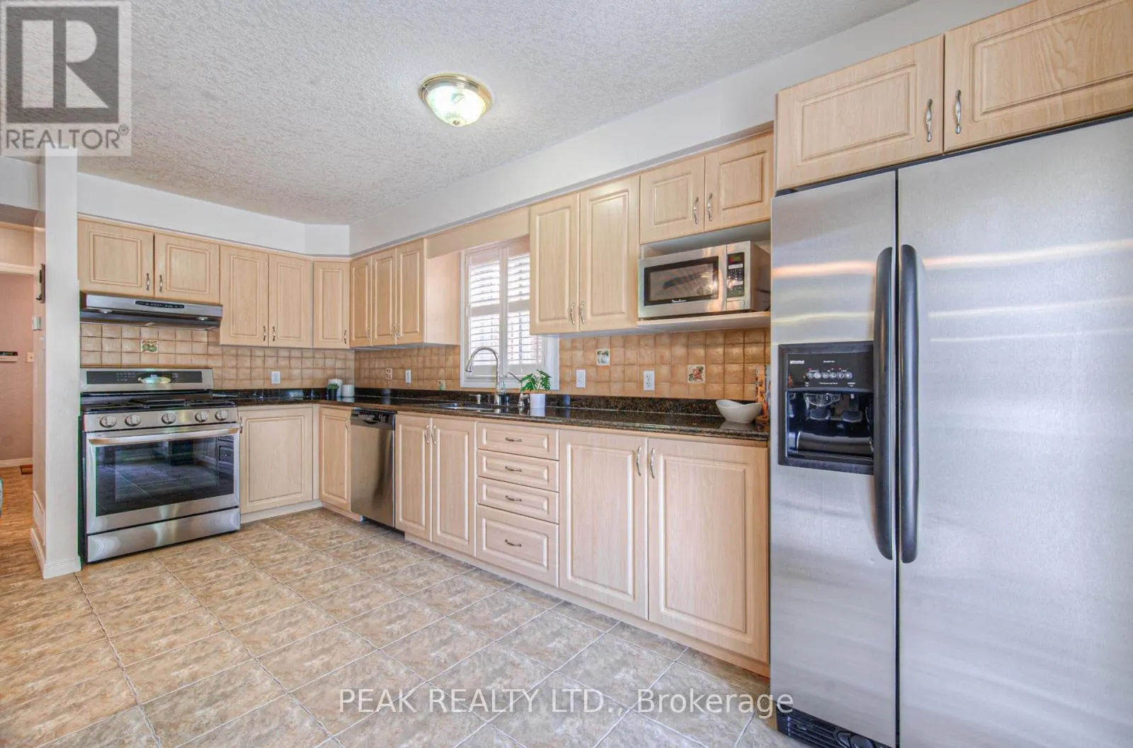 48 LENA CRESCENT