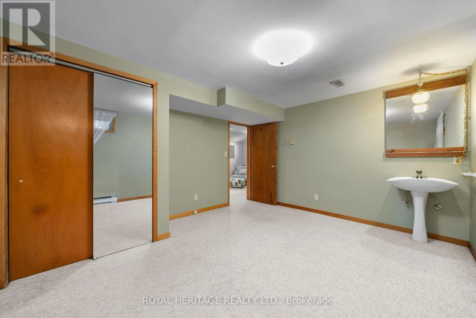 15 IROQUOIS AVENUE