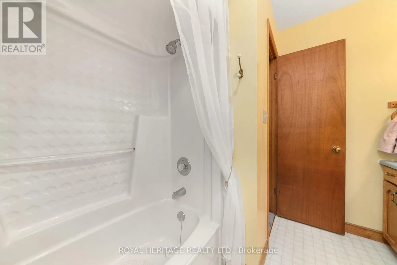 15 IROQUOIS AVENUE
