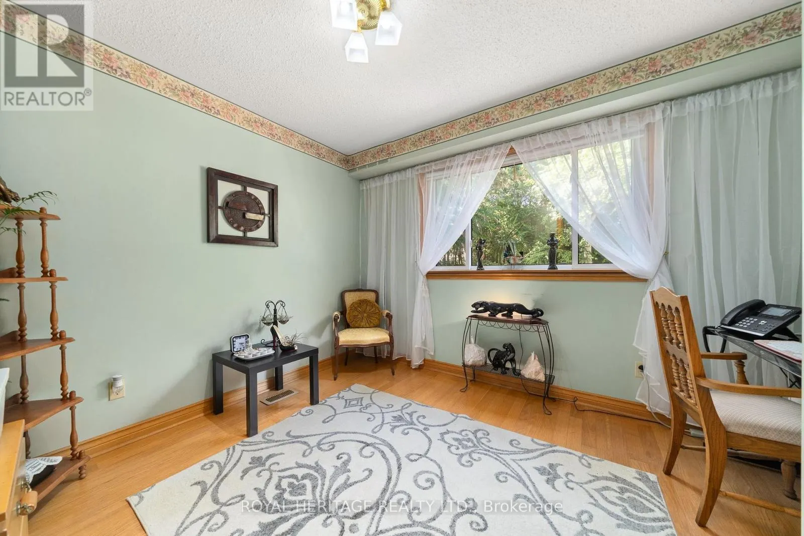 15 IROQUOIS AVENUE