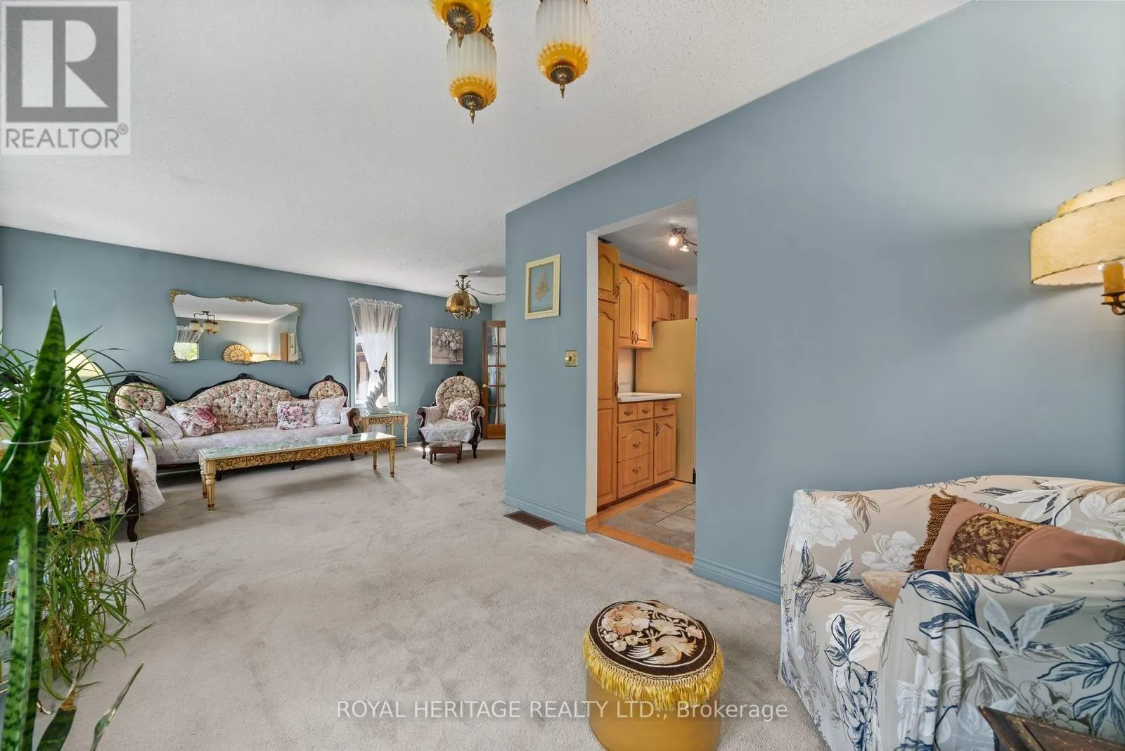 15 IROQUOIS AVENUE