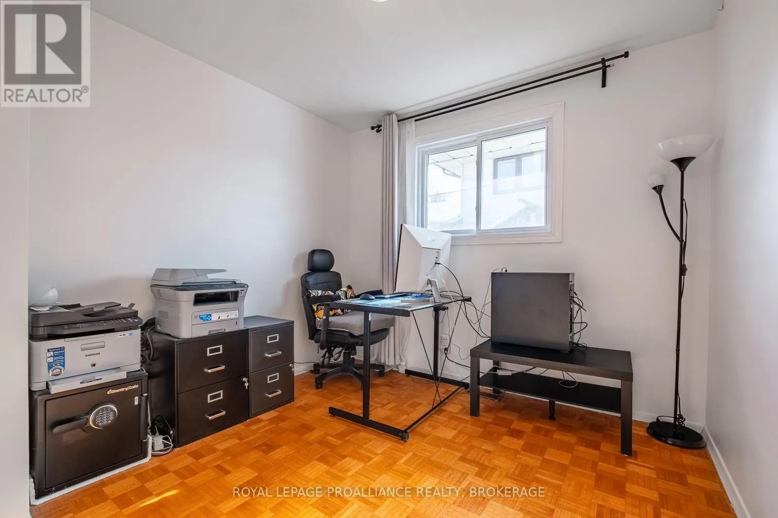 687 HARROW PLACE