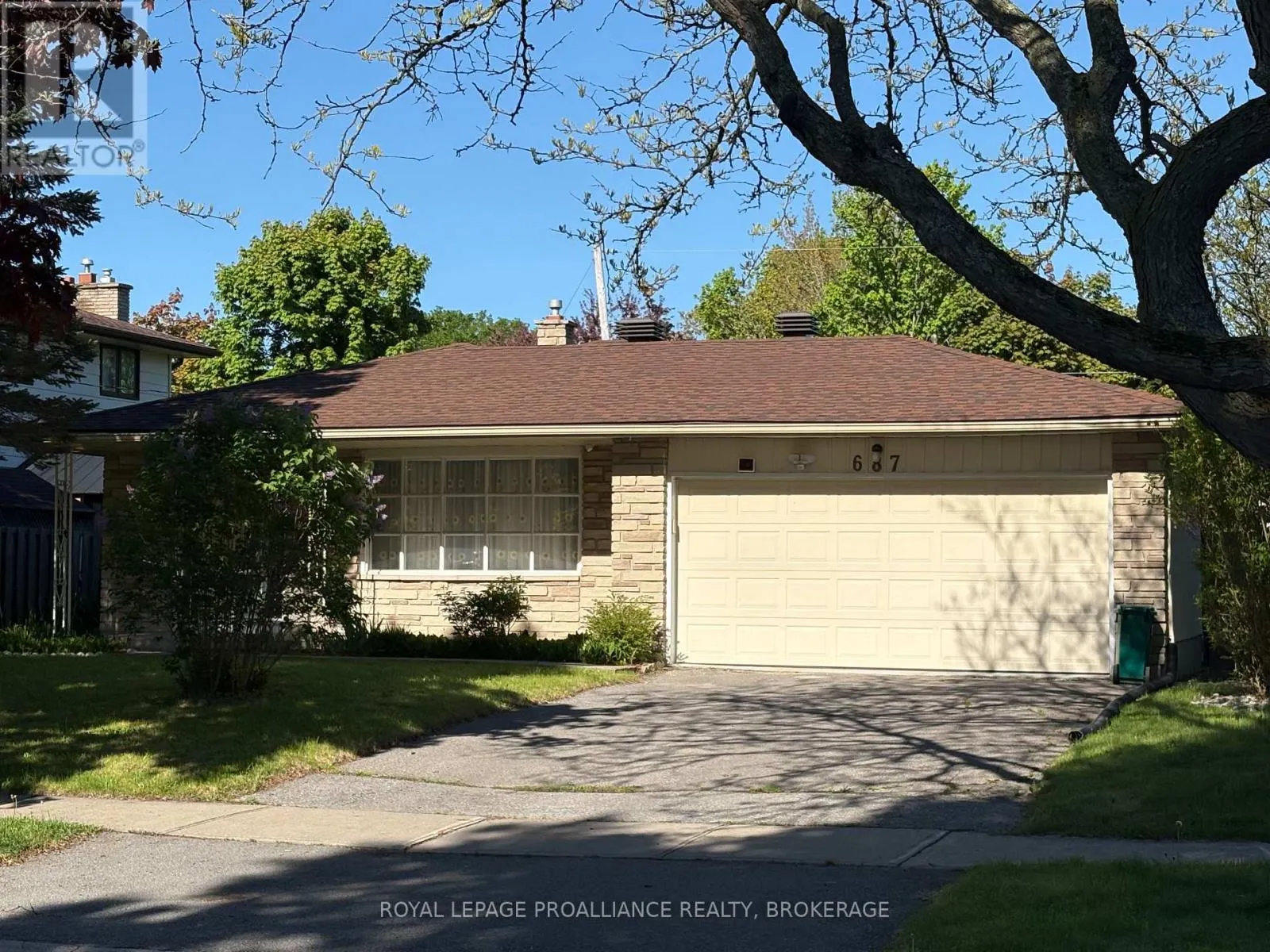 687 HARROW PLACE