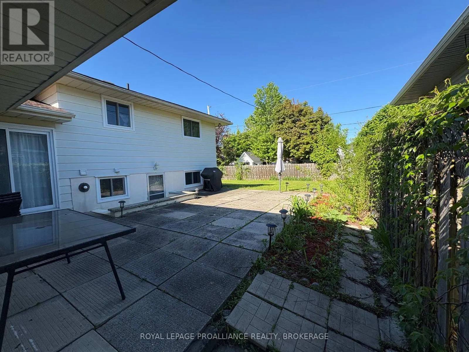 687 HARROW PLACE