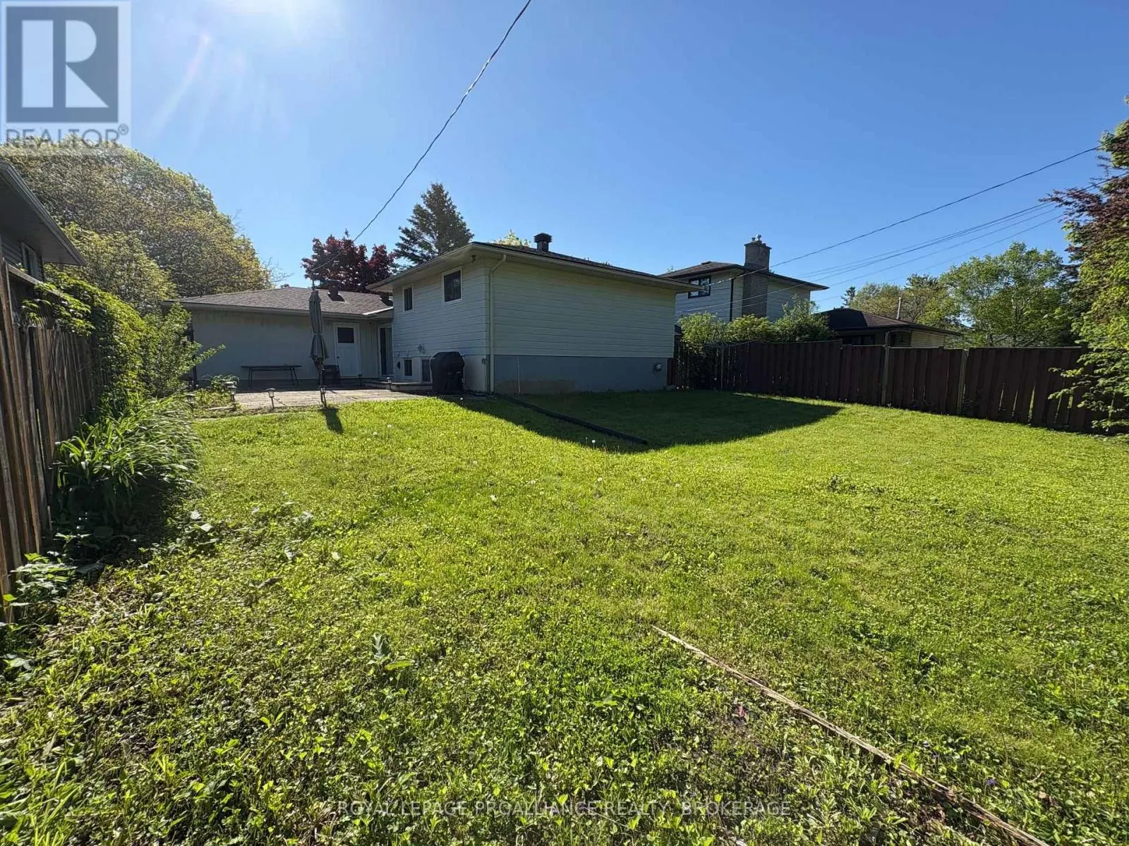 687 HARROW PLACE